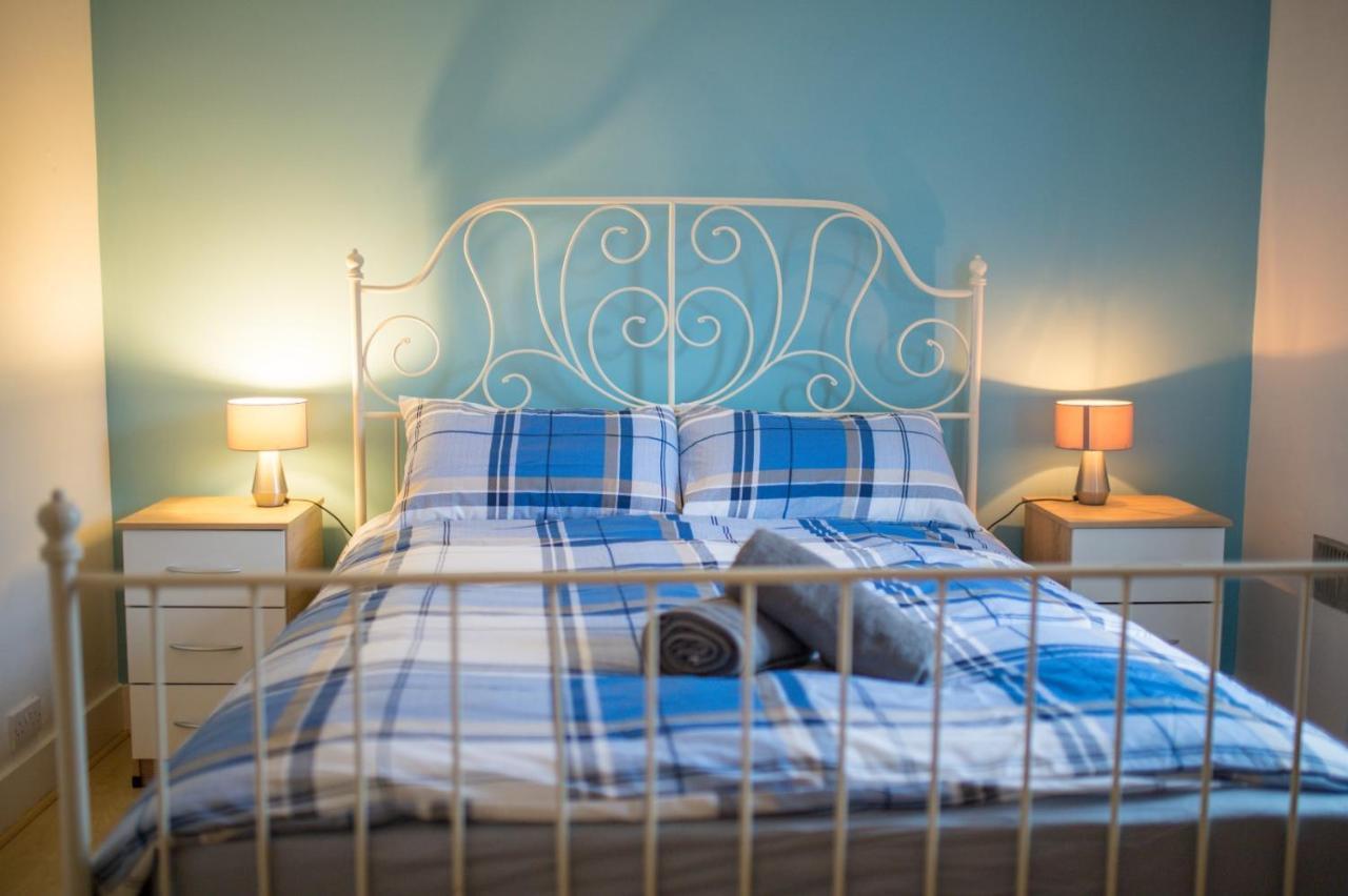 Exclusive Offers L Last-Minute Specials L Parking Free L Double Bed House L Uk L Gaming Room L Komfy 3 Bedroom Cottage With Riverview L Perfect For Short Or Long Stays Reading Esterno foto