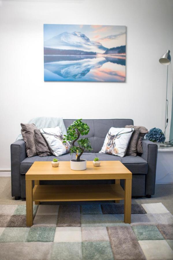 Exclusive Offers L Last-Minute Specials L Parking Free L Double Bed House L Uk L Gaming Room L Komfy 3 Bedroom Cottage With Riverview L Perfect For Short Or Long Stays Reading Esterno foto