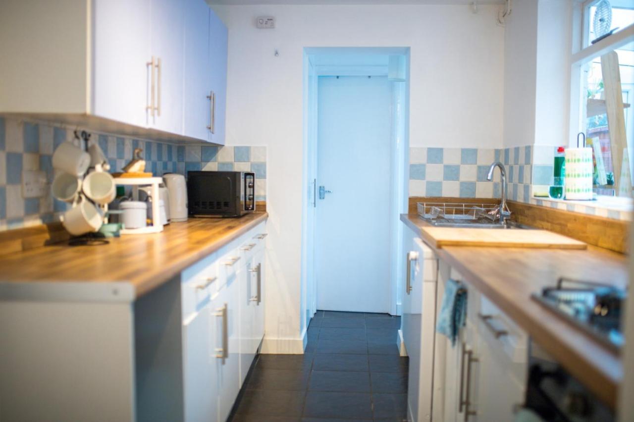 Exclusive Offers L Last-Minute Specials L Parking Free L Double Bed House L Uk L Gaming Room L Komfy 3 Bedroom Cottage With Riverview L Perfect For Short Or Long Stays Reading Esterno foto