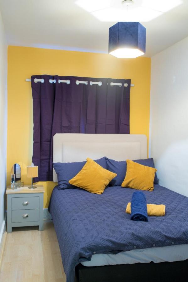 Exclusive Offers L Last-Minute Specials L Parking Free L Double Bed House L Uk L Gaming Room L Komfy 3 Bedroom Cottage With Riverview L Perfect For Short Or Long Stays Reading Esterno foto