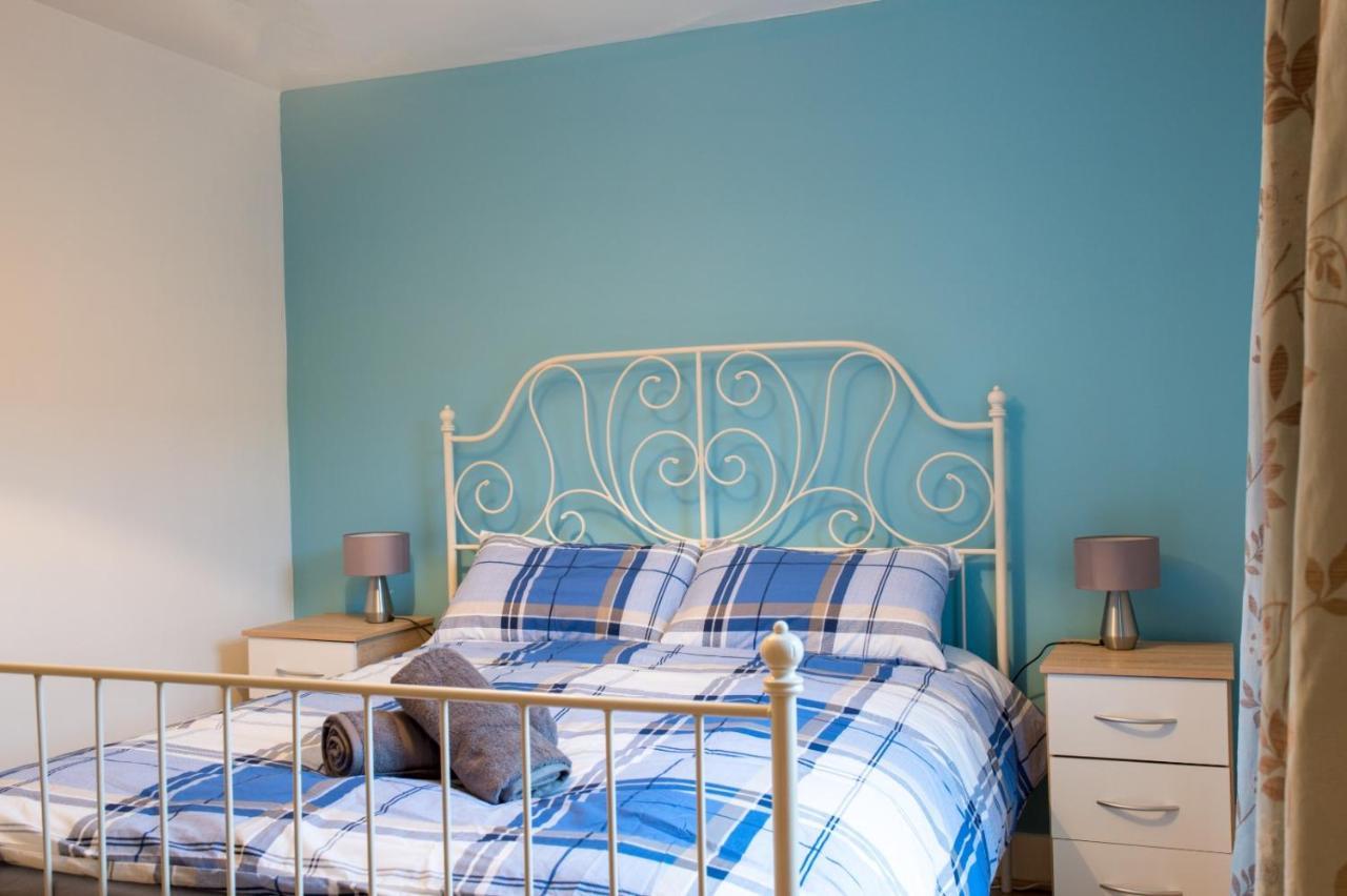 Exclusive Offers L Last-Minute Specials L Parking Free L Double Bed House L Uk L Gaming Room L Komfy 3 Bedroom Cottage With Riverview L Perfect For Short Or Long Stays Reading Esterno foto