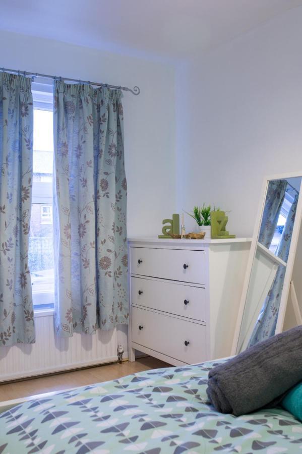 Exclusive Offers L Last-Minute Specials L Parking Free L Double Bed House L Uk L Gaming Room L Komfy 3 Bedroom Cottage With Riverview L Perfect For Short Or Long Stays Reading Esterno foto