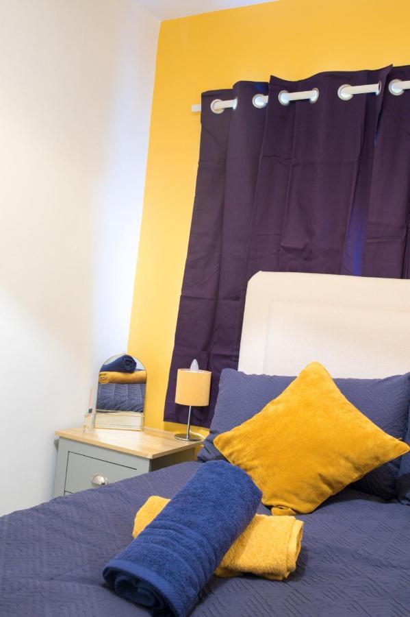 Exclusive Offers L Last-Minute Specials L Parking Free L Double Bed House L Uk L Gaming Room L Komfy 3 Bedroom Cottage With Riverview L Perfect For Short Or Long Stays Reading Esterno foto