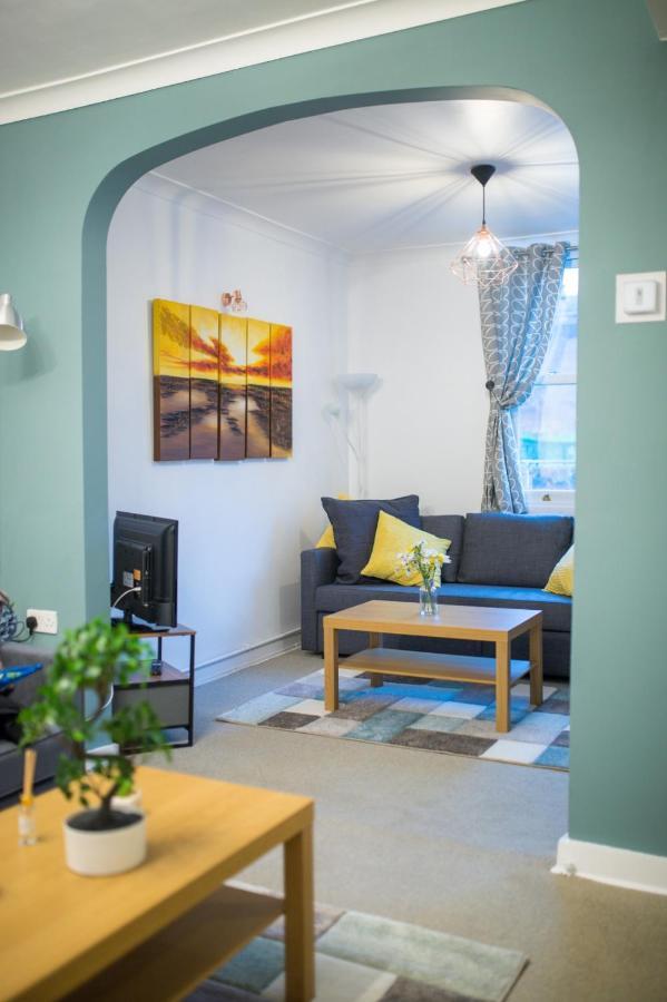 Exclusive Offers L Last-Minute Specials L Parking Free L Double Bed House L Uk L Gaming Room L Komfy 3 Bedroom Cottage With Riverview L Perfect For Short Or Long Stays Reading Esterno foto