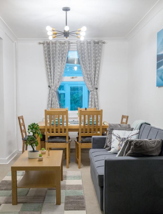Exclusive Offers L Last-Minute Specials L Parking Free L Double Bed House L Uk L Gaming Room L Komfy 3 Bedroom Cottage With Riverview L Perfect For Short Or Long Stays Reading Esterno foto