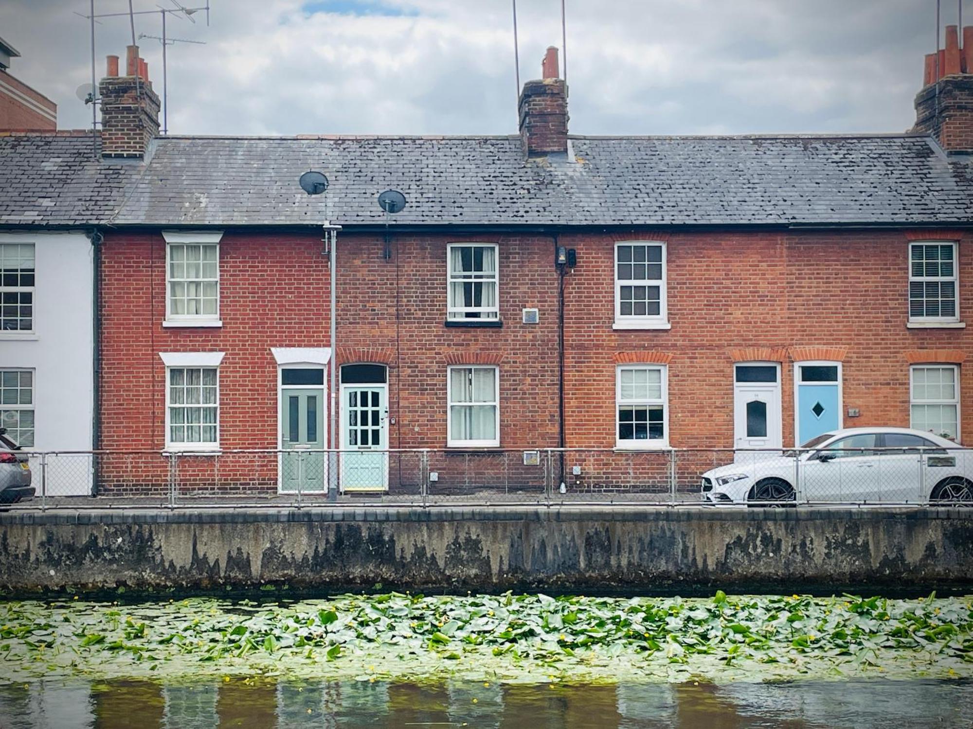 Exclusive Offers L Last-Minute Specials L Parking Free L Double Bed House L Uk L Gaming Room L Komfy 3 Bedroom Cottage With Riverview L Perfect For Short Or Long Stays Reading Esterno foto
